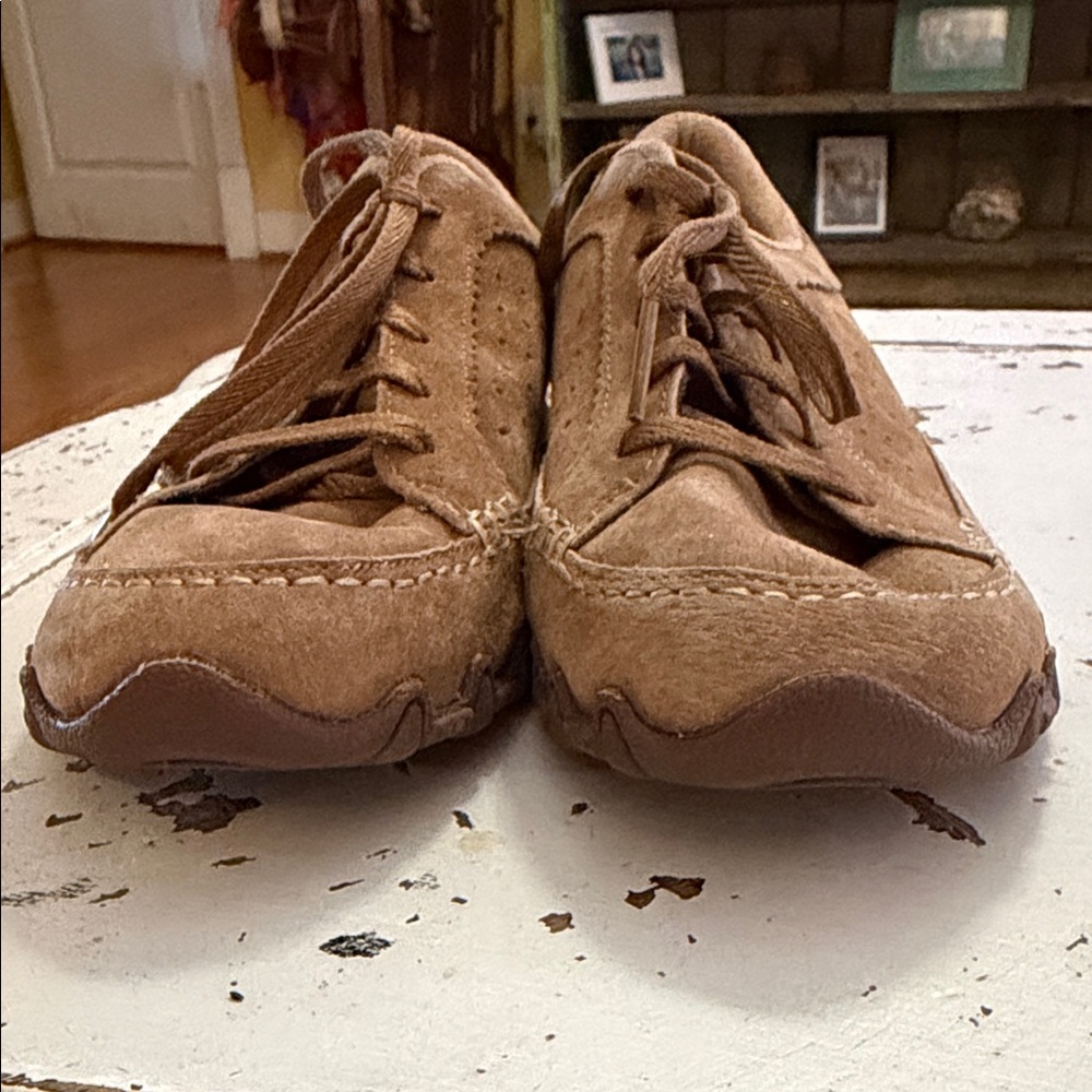 Skechers Shoes Womens 6.5 Relaxed Fit Biker Sneakers Beige Leather - Picture 6 of 8
